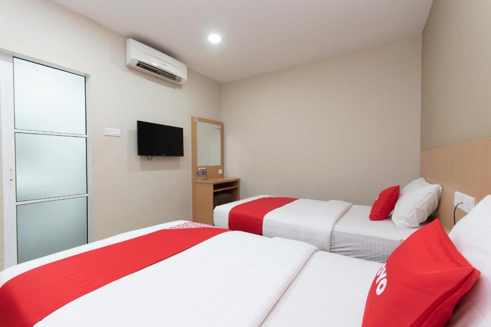 Capital O 89344 Labuan Avenue Hotel Luaran gambar