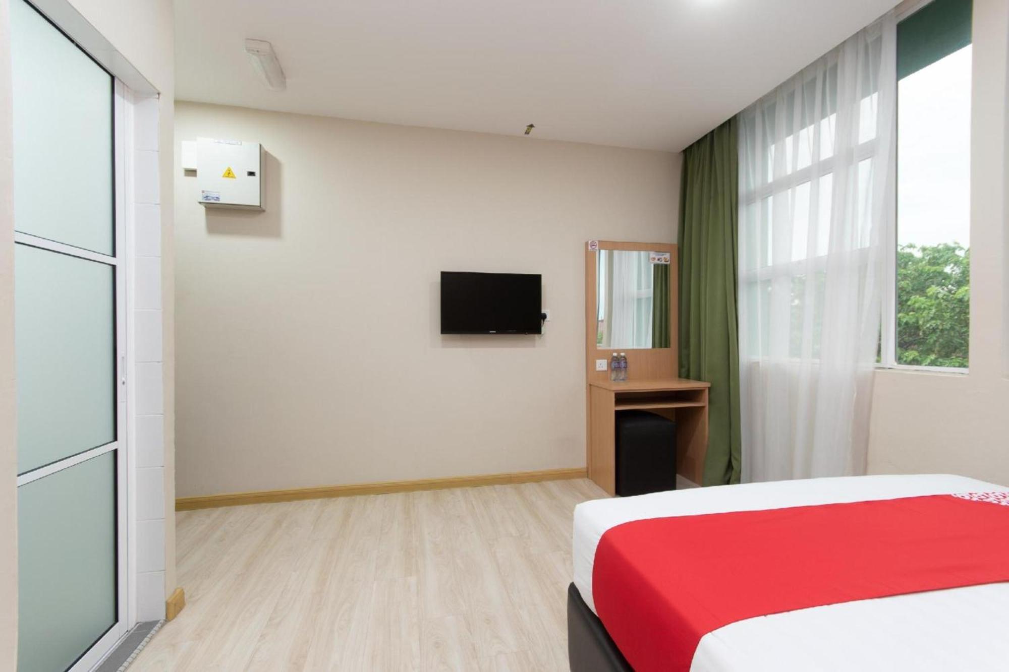 Capital O 89344 Labuan Avenue Hotel Luaran gambar